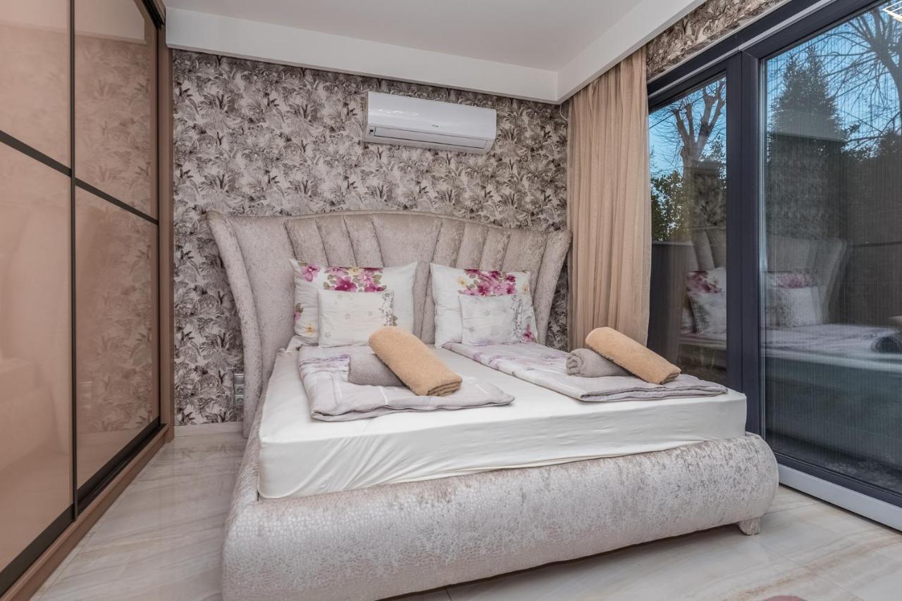 Villa Oasis Of Streamside Relaxation Budapest