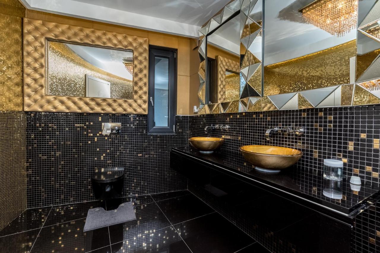 Oasis Of Streamside Relaxation Budapest